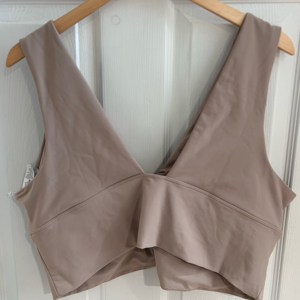 Taupe Old Navy Light Support Cropped Twist-Front Sports Bra (XXL) - Picture 3 of 3